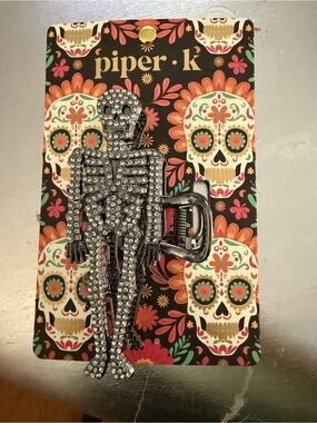 Mi Silver Crystal Skeleton Belt Buckle